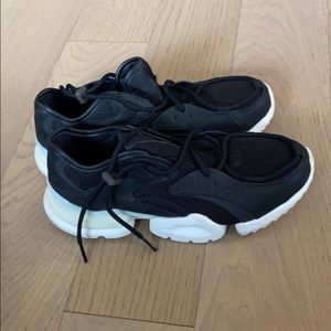 Reebok do Barney’s sneakers. Size 40